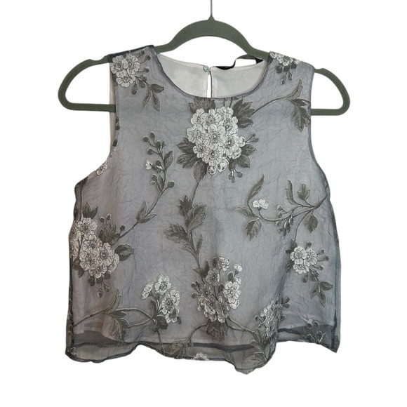 Zara Gray Crinkle Floral Cropped Blouse - Picture 1 of 6